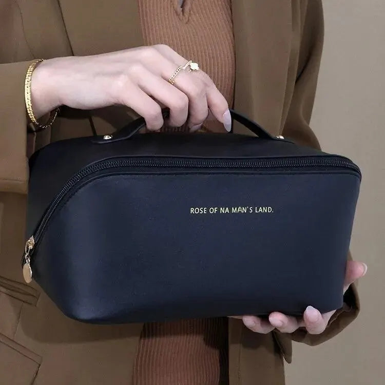 Profi Beauty-Case: Große Kosmetiktasche für Reise & Bad