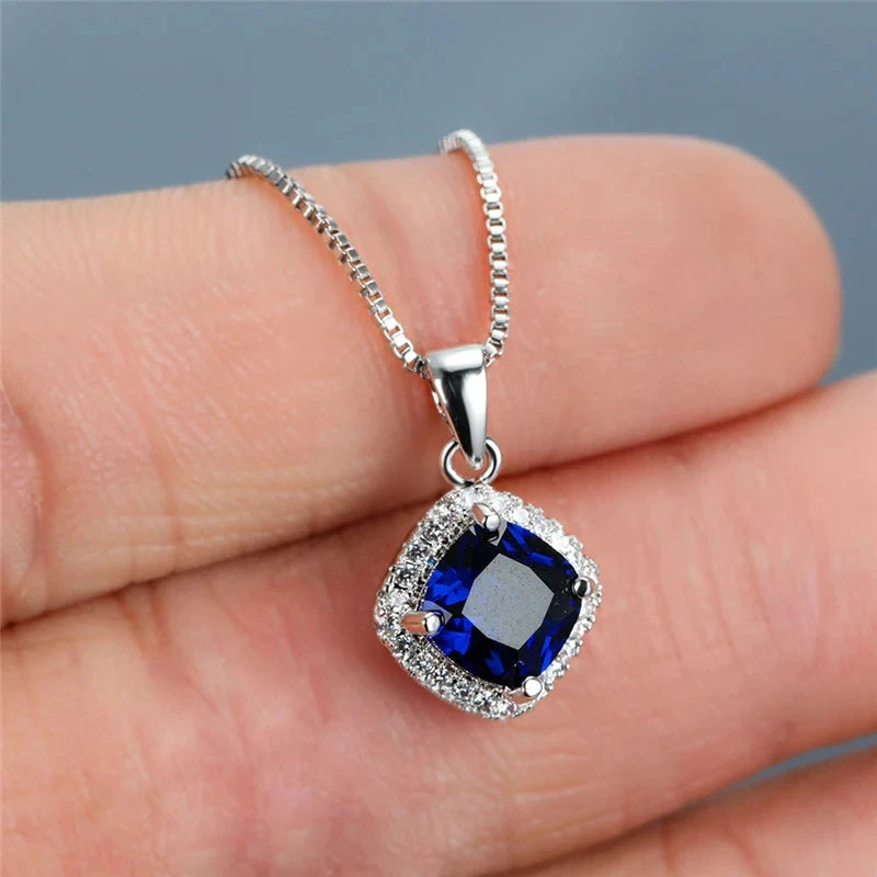 Glamouröse Box-Kette mit Kristall-Anhänger