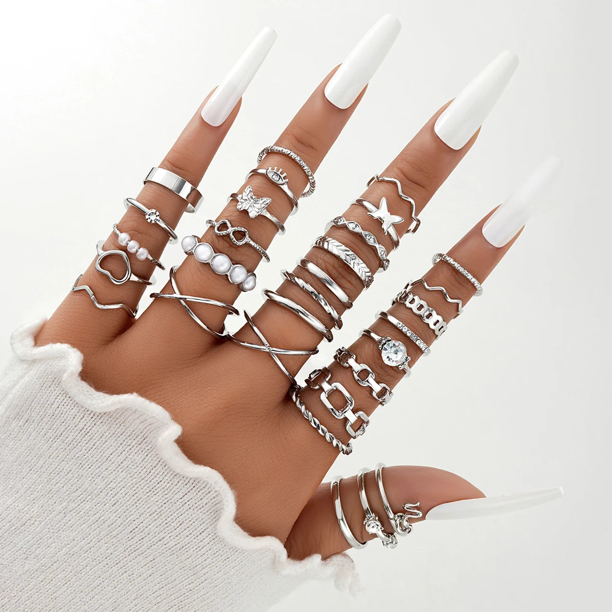 Goldener Herz-Ring im Retro-Stil