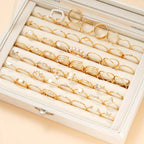 Goldener Herz-Ring im Retro-Stil