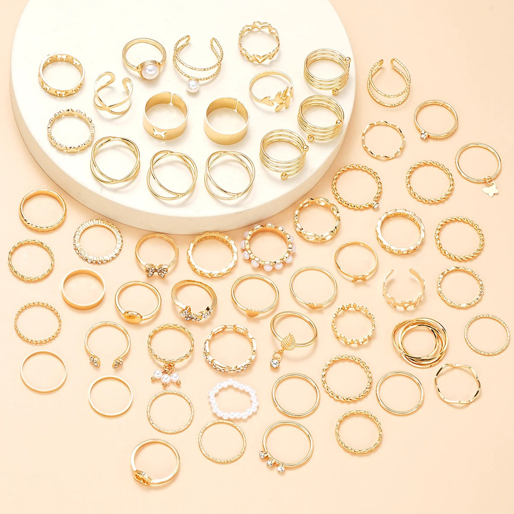 Goldener Herz-Ring im Retro-Stil