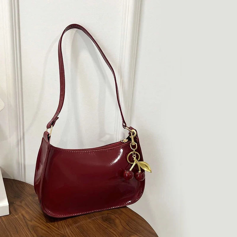 Must-Have Trend-Bag: Chic, Kompakt & inklusive Taschenanhänger