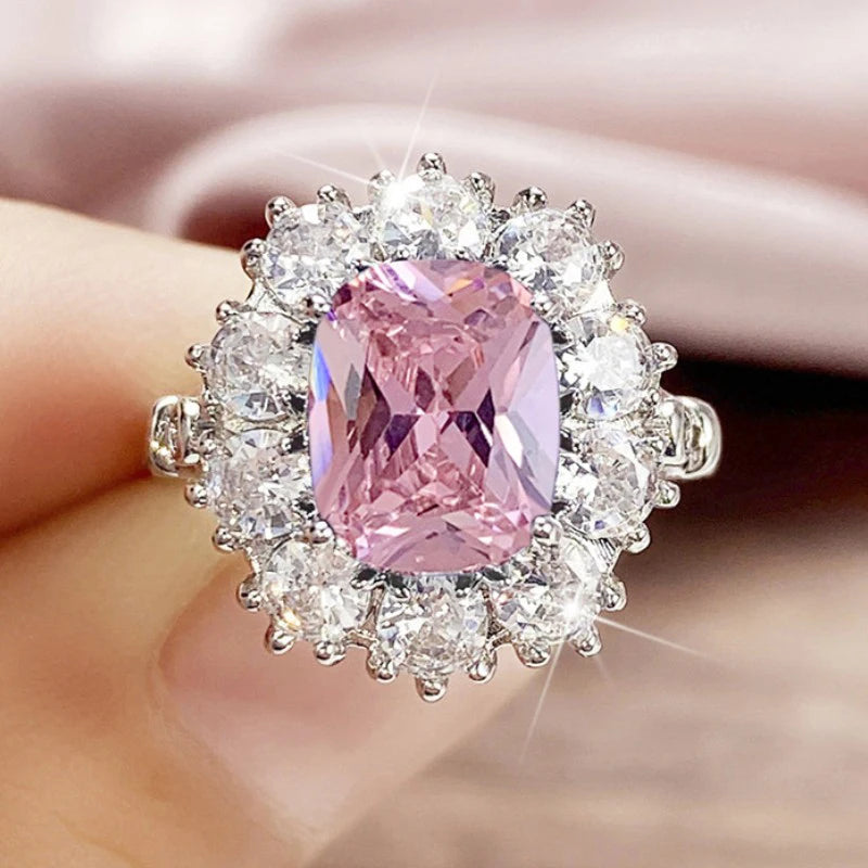 Huitan Design-Ring – Funkelnder Zirkonia-Besatz