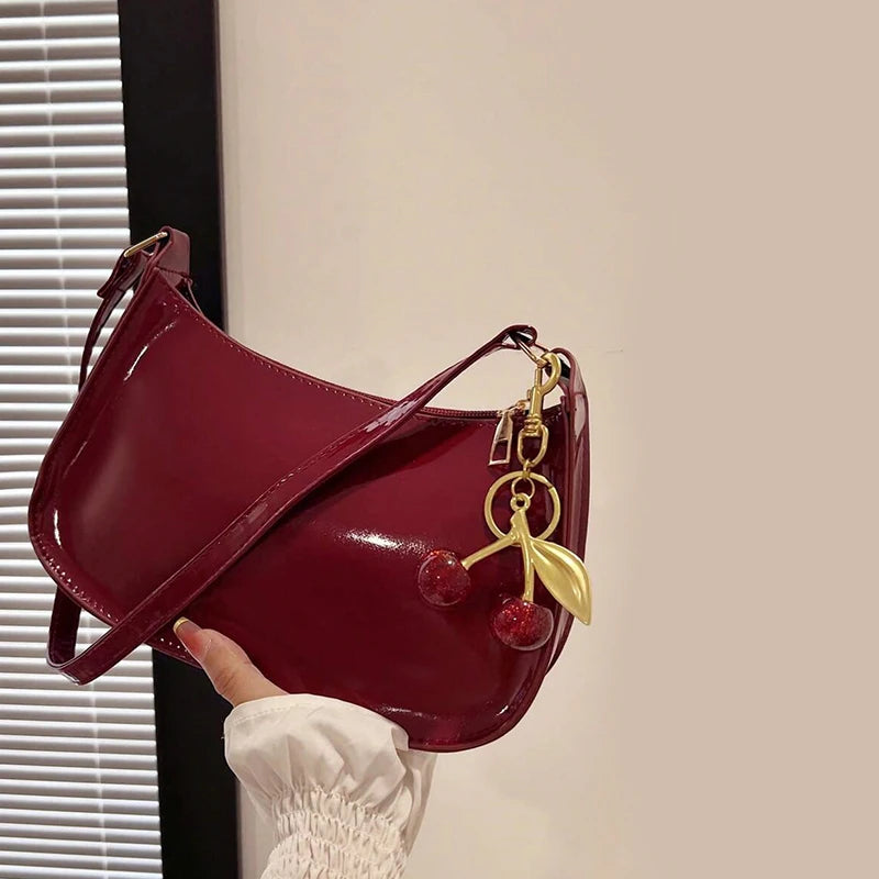 Must-Have Trend-Bag: Chic, Kompakt & inklusive Taschenanhänger